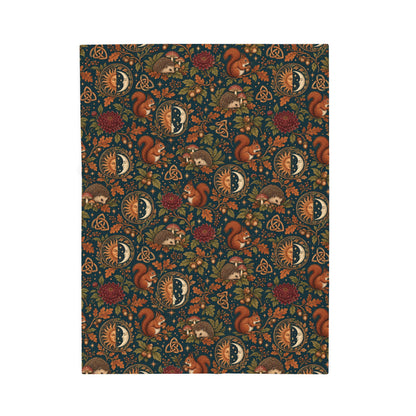 Mabon Squirrel & Hedgehog Velveteen Plush Blanket – Lightweight Autumn Woodland Throw